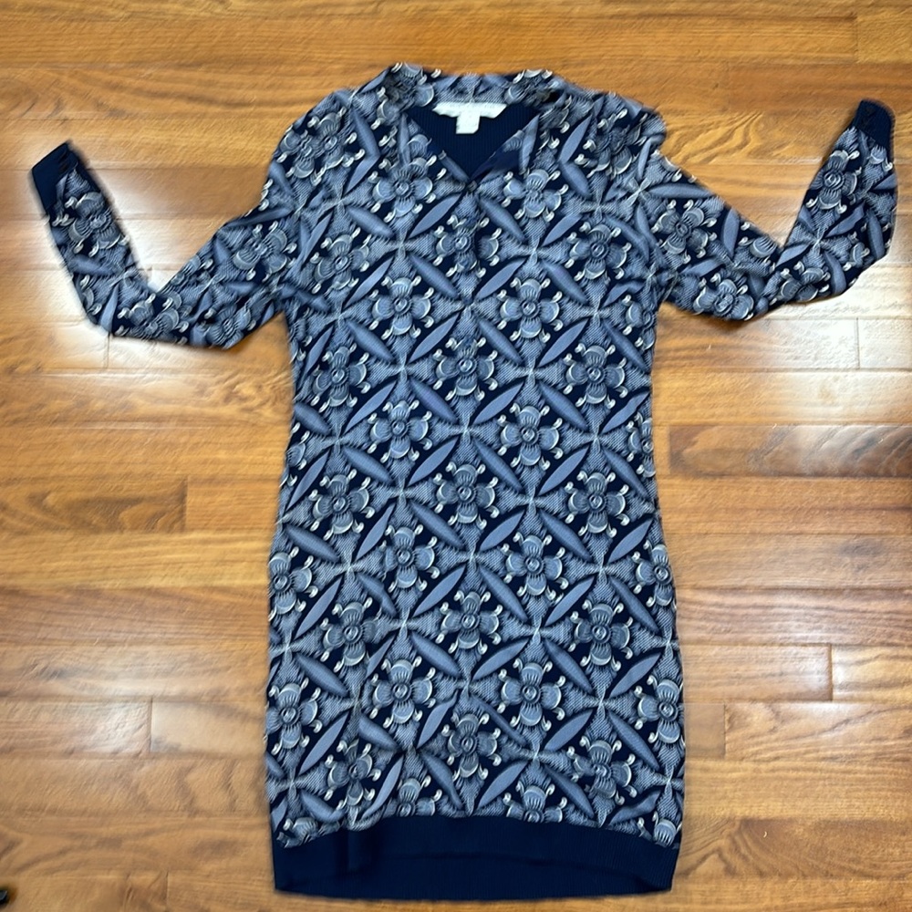 Diane von Furstenberg long sleeve dress. Size small